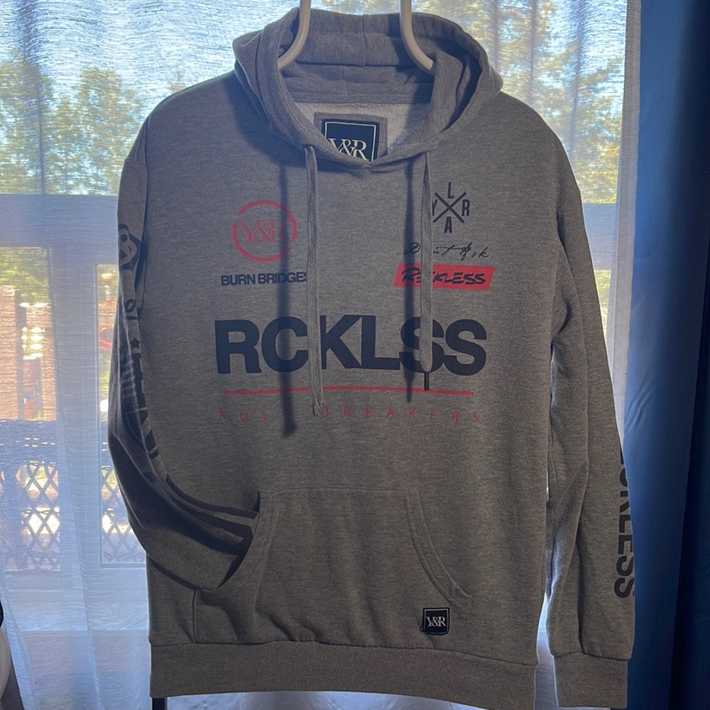Mens YOUNG & RECKLESS hoodie - size S